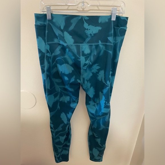 ✨Women’s All In Motion Full Length Leggings Size XL - Picture 6 of 7
